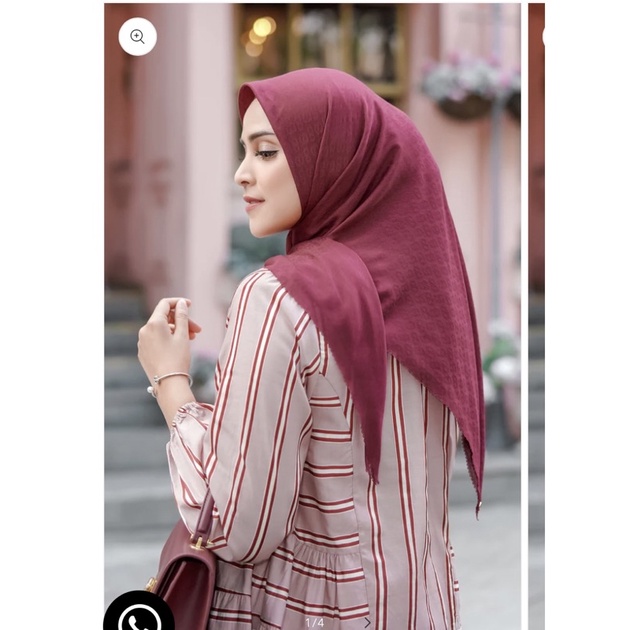 TAPIS EMBOSSED RUBY BUTTONSCARVES / TAPIS EMBOSSED RUBY BUTTONSCARVES