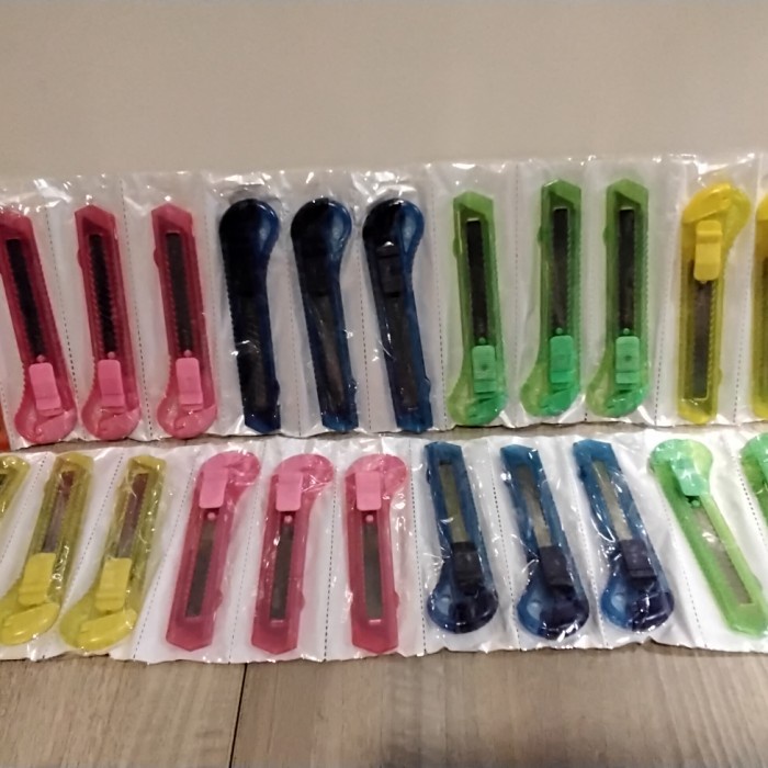 

#####] Cutter besar warna/i transparant