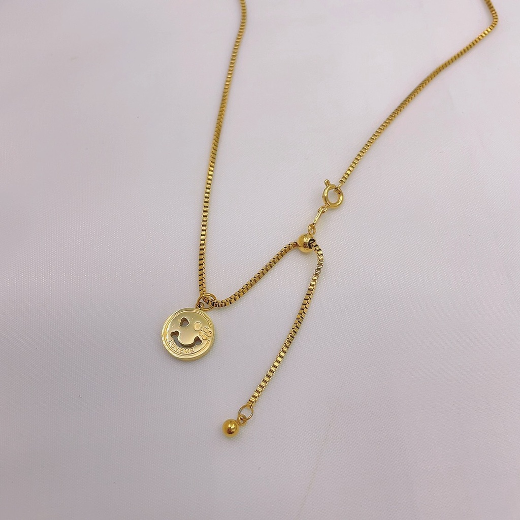 Kalung Rantai Klavikula Desain Smiley Face Bahan Titanium Steel Gaya Klasik