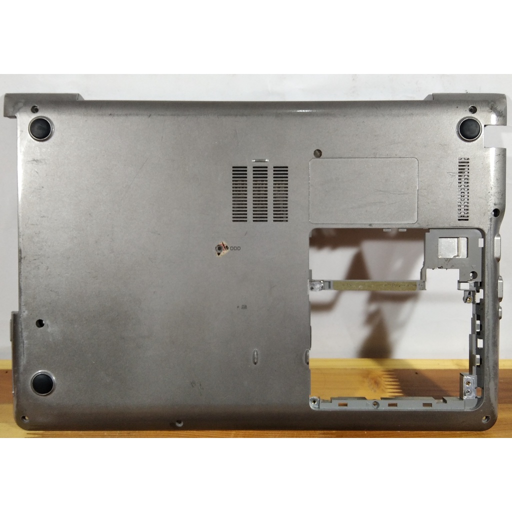 Casing Bawah Bottom Case Laptop Samsung NP535 NP535UC NP535U4X