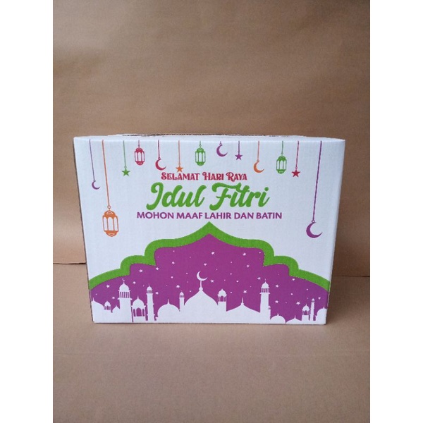 

Box lebaran 40x30x30 Kardus Lebaran Putih Standar Box Parcel Kotak Hampers 40x30x30