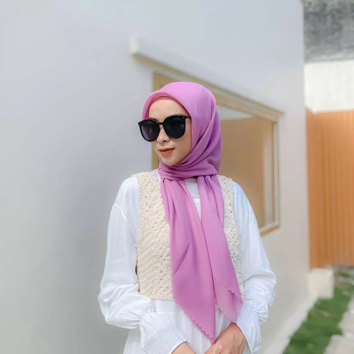 Hijab Segiempat Bella Square Polycotton Lasercut Premium