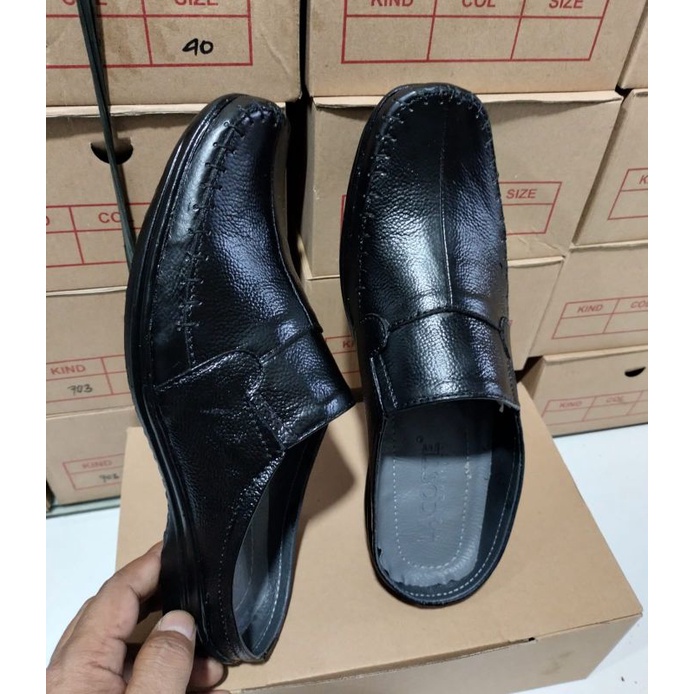 sepatu bapau sepatu slop. bahan pul kulit.