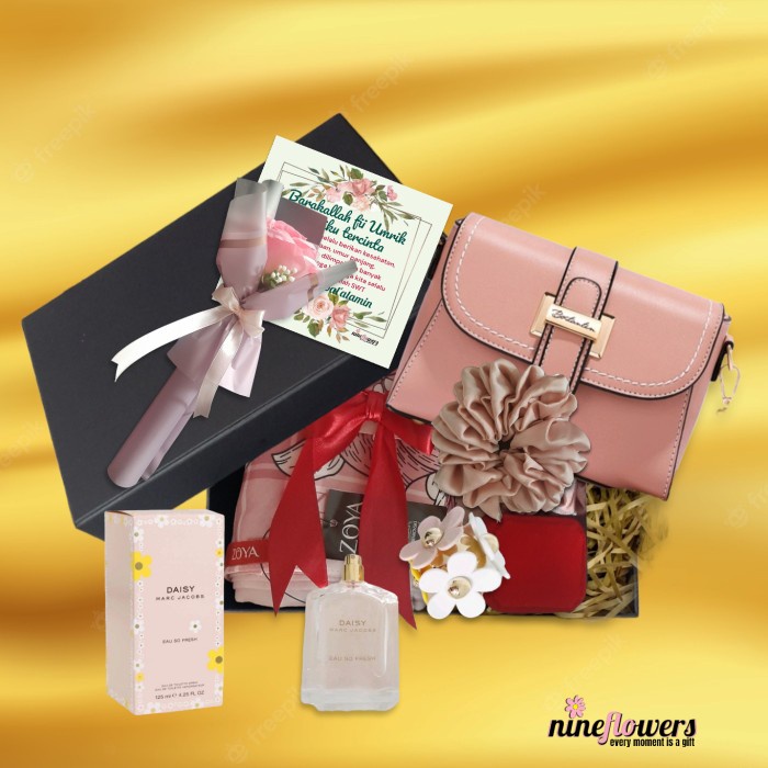 

parsel ramadan hampers lebaran kado hadiah hijab pashmina