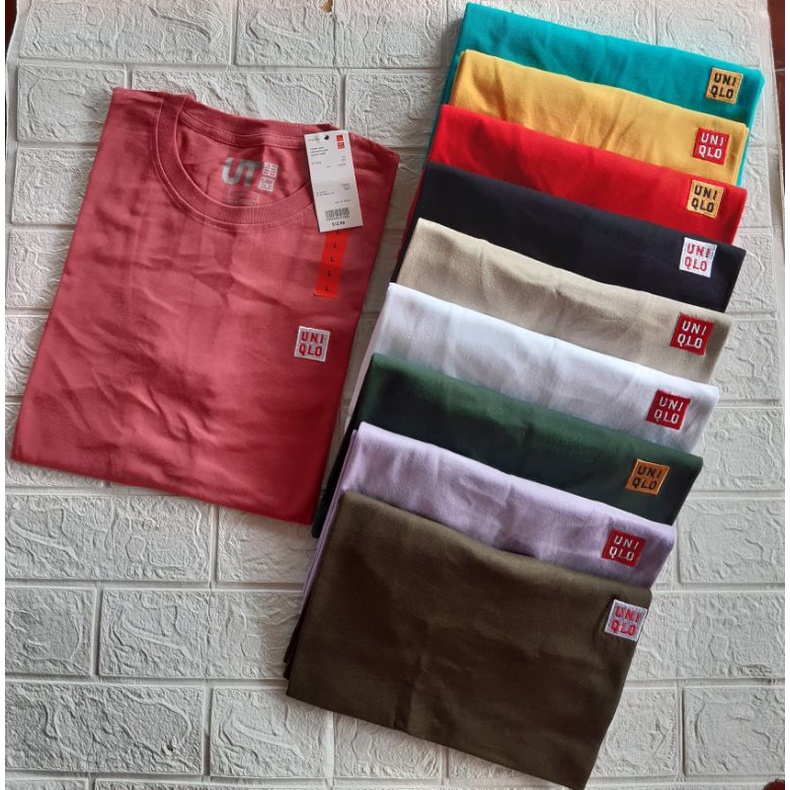 KAOS UNIQLO