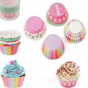 100pcs / lot Kotak Case Cupcake / Muffin Bahan Kertas Untuk Dekorasi Pesta