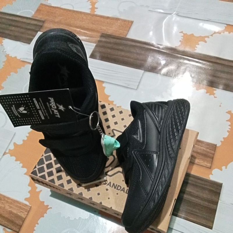 Sepatu Sekolah Pro Att  Gi/GIW/MR/IVO Perekat