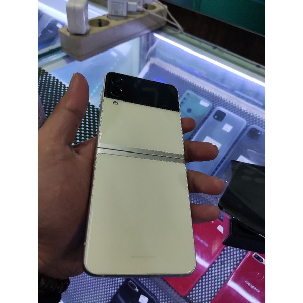 Handphone Hp Samsung Z Flip 3 8/128 Bekas Mulus No Minus Full Set Samsung HP Lipat