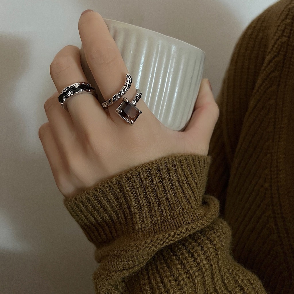 Cincin Tidak Teratur Aksesoris Hip Hop Retro Gelap Kepribadian Fashion