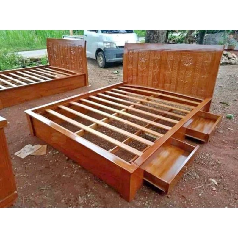 Dipan Ranjang Tempat Tidur Kayu Jati tua Minimalis