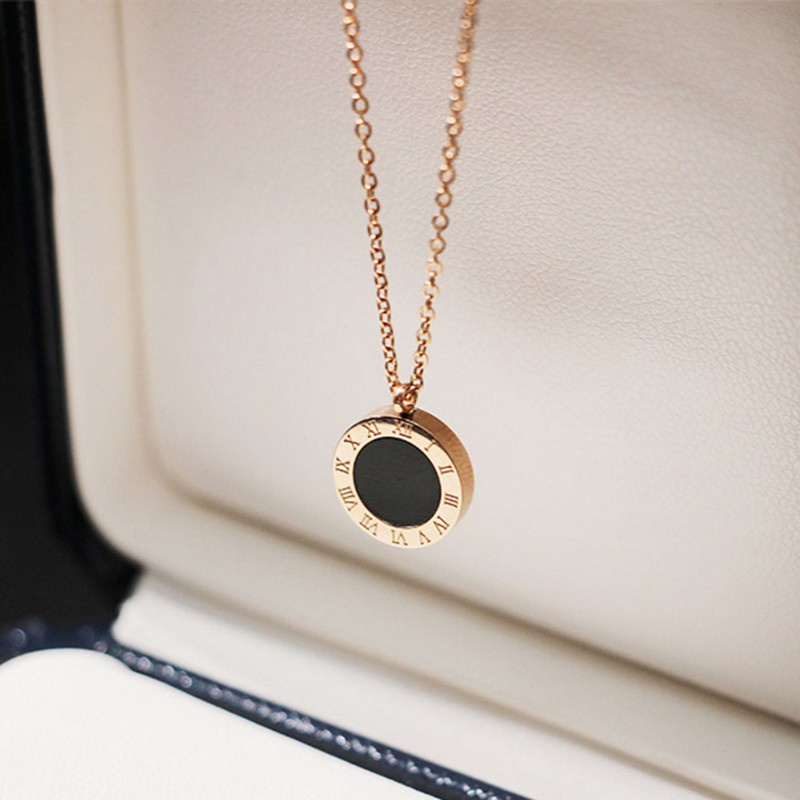 Kalung Rantai Pendek Dengan Liontin Batu Agate Bulat Angka Romawi Warna Hitam Untuk Wanita | Kalung Rose Gold 18k | Kalung Bahan Stainless Steel | Kalung Bahan Titanium Steel