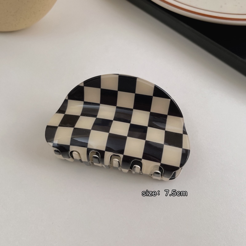 Chessboard Grid Hair Grab the Female Hair Clip Balik Kepala Kepala Jaring Korea Elegan Merah High -end Hair Grab the Shark Clip Hiasan Kepala