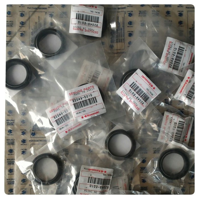 Seal As Shock Depan Bajaj 200Ns Seal Shock Kawasaki Bajaj 200Ns Kode 321