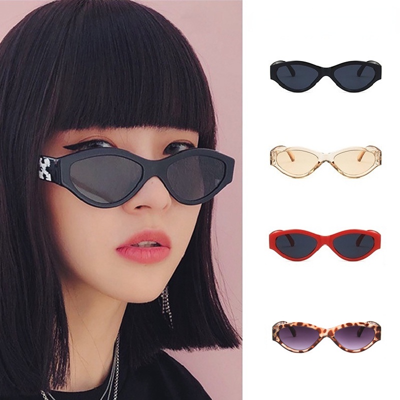 (YUZHU) Vintage Fashion Mata Kucing Bingkai Kecil Kacamata Hitam Mode Barat Oval Bingkai Kerai Sunglasses