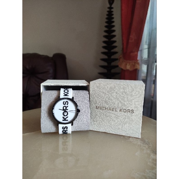 MK 2829 rubber white