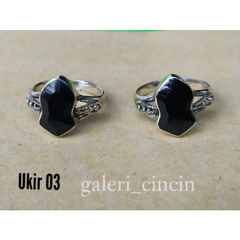 cincin terompah wanita ukir hitam