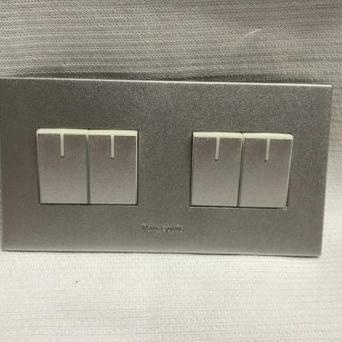 Terlaris Saklar 4 Gang Panasonic e Style SILVER WESJ 78049 MWS 4 Tombol