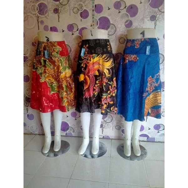 ROK PAYUNG PENDEK DEWASA BATIK PAPUA MOTIF BURUNG CENDRAWASI DENGAN PINGGANG FULL KARET MELAR DI JAM