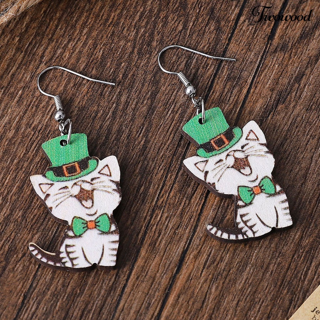 Twowood 1pasang Kait Anting Kayu Dua Sisi Shamrock Clover Lucu Irish Hijau Topi Anjing Menjuntai Anting Perlengkapan Hari Saint Patrick