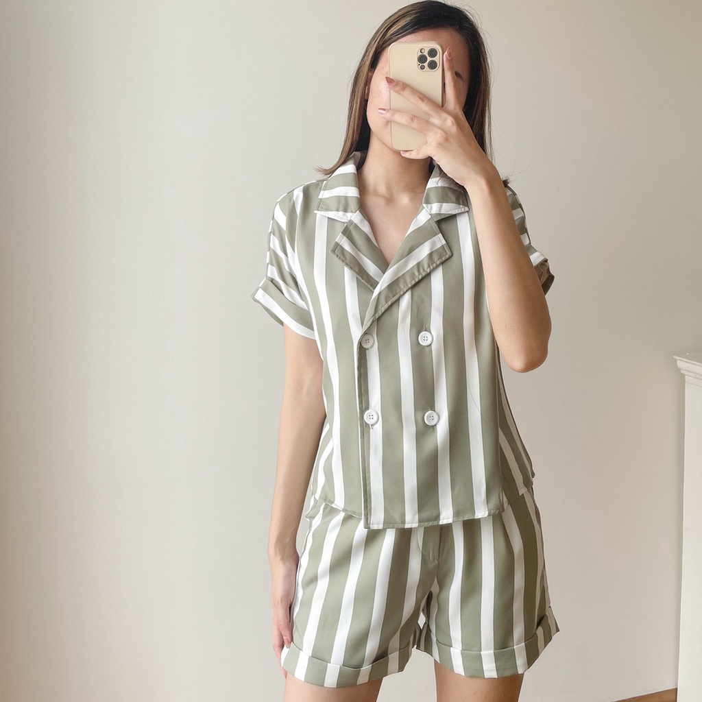 Wuna Set - Set Atasan dan Bawahan Celana Pendek Wanita