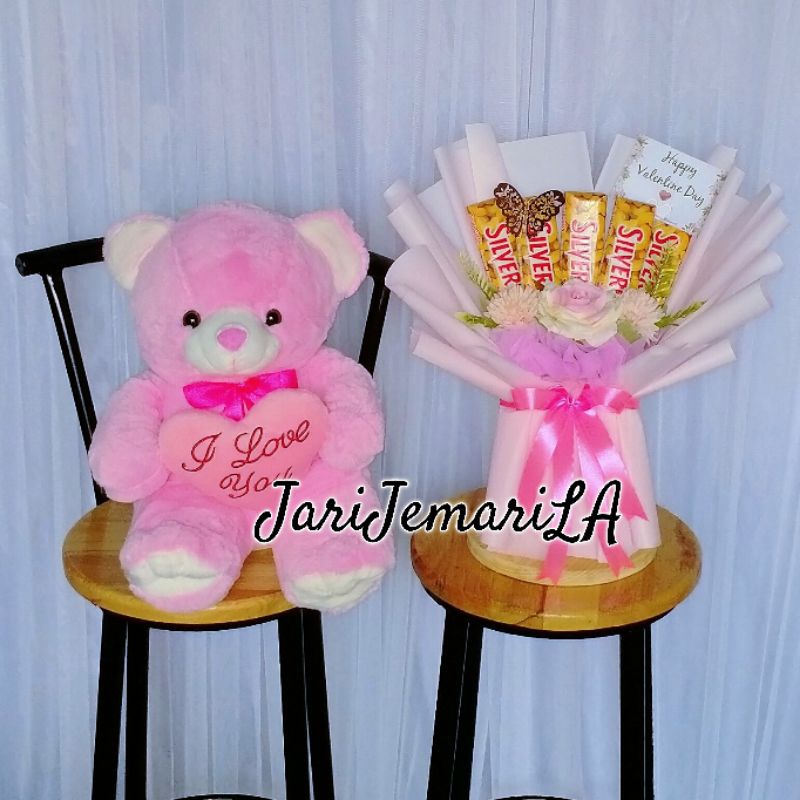 

Buket bunga coklat dan boneka valentine ulang tahun wisuda , paket buket coklat dan boneka valentine, buket bunga valentine, hadiah valentine, buket bunga valentin, buket coklat medan, buket bunga medan, hadiah valentine medan