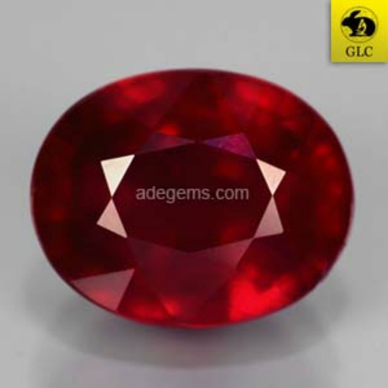RB-110 Batu Permata Ruby Merah Ungu Oval Madagascar Natural 4.81 Ct. Bersertifikat