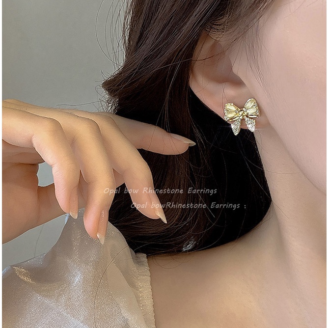 Anting Mutiara Indah Gaya Korea Klasik Snowflake Stud Earrings2023Aksesoris Fashion Wanita Baru