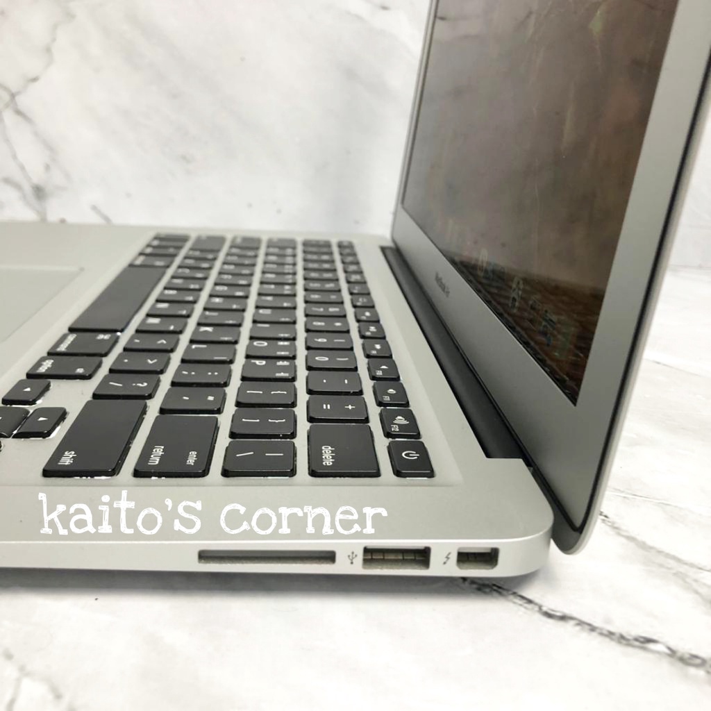 LAPTOP MACBOOK AIR  2017 CORE I5.1,8 GHZ - LAYAR 13,3 INCH - cocok untuk kuliah/ kerja