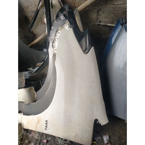 fender spakbor Innova 2005 - 2011