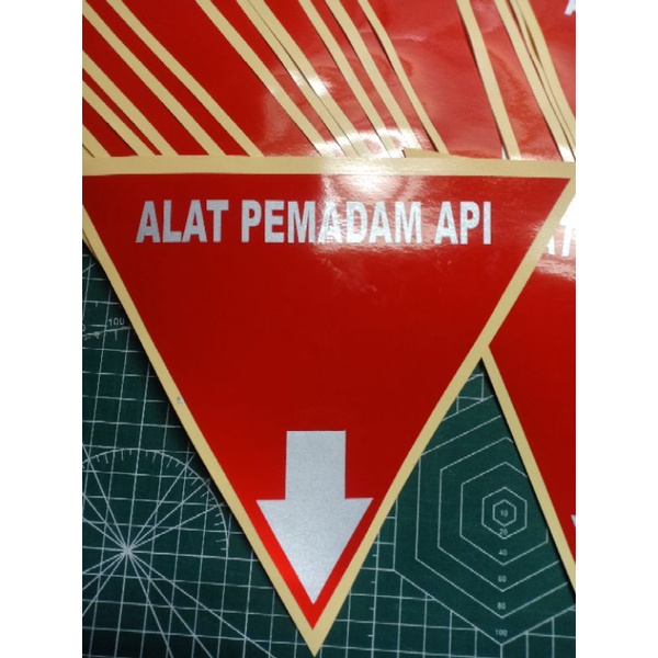 

sticker apar cutting,scotliht,nyala