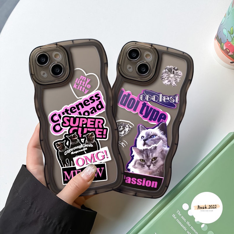 Trendy Brand Case OPPO A17K A77 A77s A54 A74 A16s A12 A16K A95 A57 A5 A9 A76 A52 A15 A16 A17 A3s A55 A96 Reno 8 7 6 8Z 7Z A1k A53 A5s A7 Wavy Edge Sticker Label Kucing Keren Sarung Soft Case