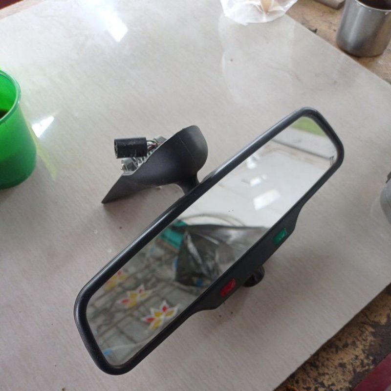 spion tengah mercedes w210