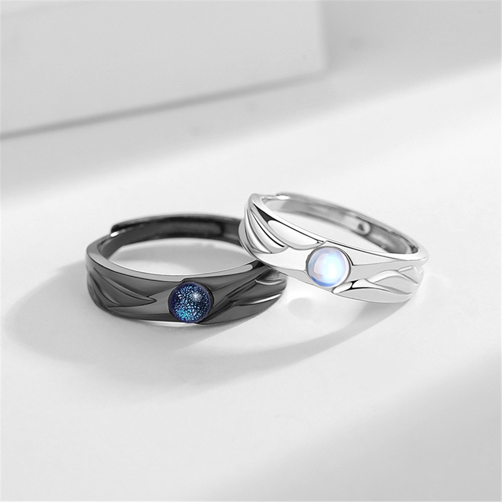 2pcs Cincin Pasangan Hitam Putih Moonlight Stone Opening Adjustable Angel and Devil Metal Ring