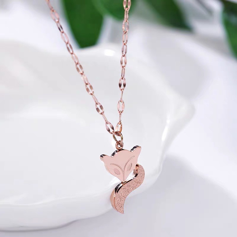 Kalung Pendek Desain Rubah Frosted | Kalung Rantai Rose Gold 18k Untuk Wanita | Kalung Bahan Stainless Steel | Kalung Bahan Titanium Steel |  Anting Hypoallergenic Anti Pudar Tahan Air Untuk Hadiah Ulang Tahun