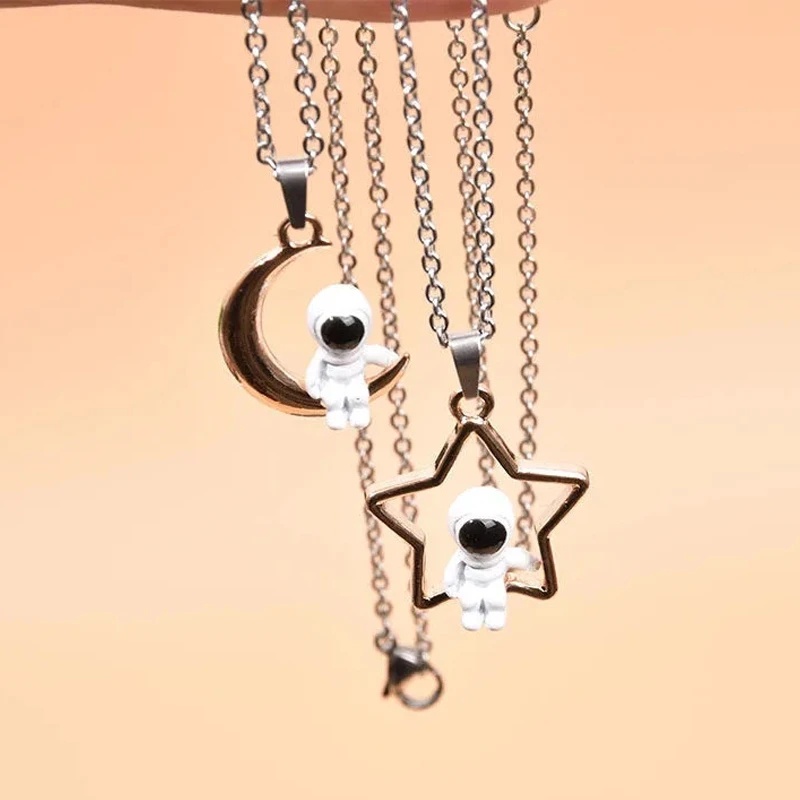 Fashion Sederhana Bulan Bintang Tiga Dimensi Astronot Kalung/Spaceman Pendant Couple Necklaces