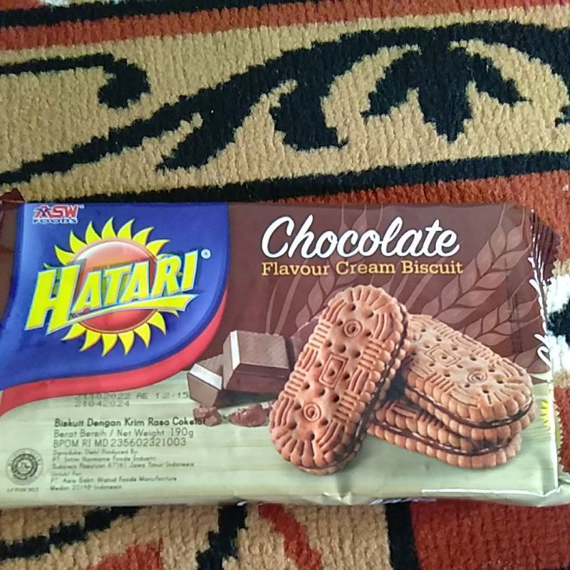 

Hatari chocolate flavour cream biscuit