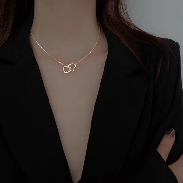 Kalung Rantai Klavikula Liontin Hati Ganda Bahan Titanium Steel Plated 18K Gold / Silver Gaya Jepang Korea Minimalis