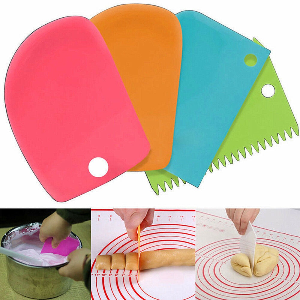 3pcs / set Multifunctional Scraper Set Fondant Pastry Cutters Food Grade Cake Scraper DIY Cream Smoother Teeth Edge Baking Cake Tools Spatulas