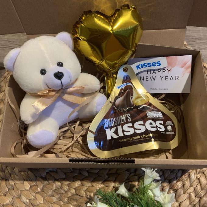 

Spesial Valentine Day Kado Hampers Coklat Hersey+ Boneka/Botol Valentine Imlek Ultah Dll