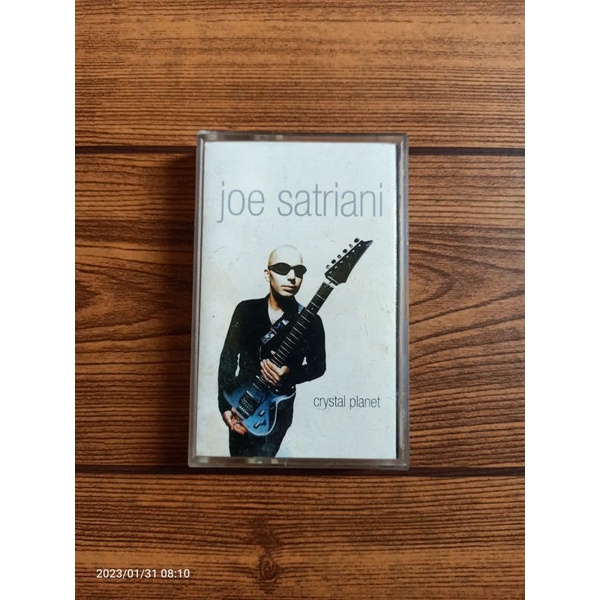 Kaset JOE SATRIANI Crystal planet