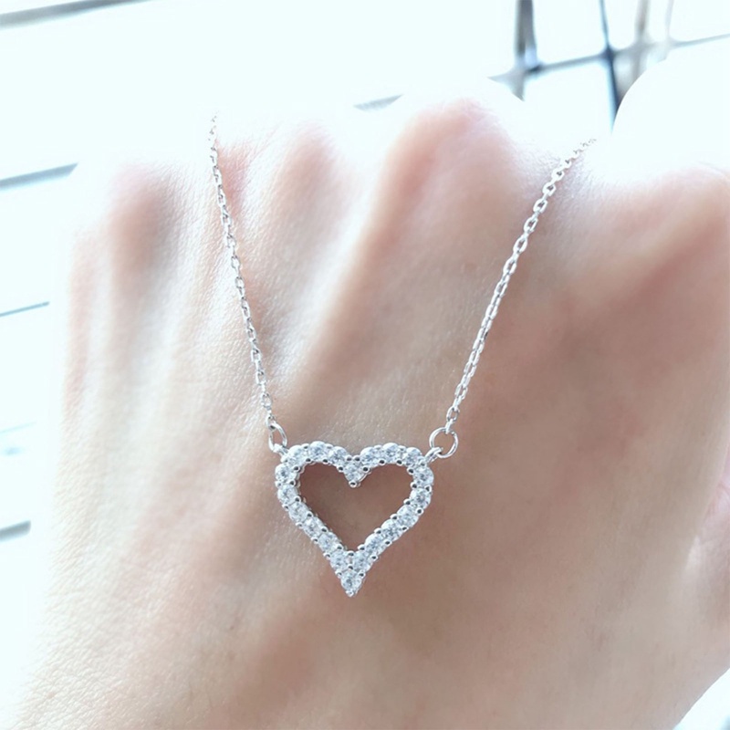 Kalung Liontin Bentuk Love Hati Zircon Mempesona Warna Silver Untuk Wanita Hadiah Hari Valentine