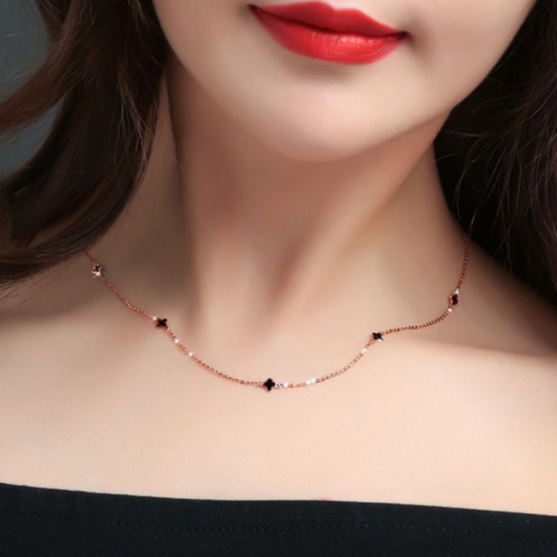 Kalung Titanium Wanita Desaign Clover Hitam Cantik Kalung Wanita Korea Terbaru Anti Karat Tidak Luntur