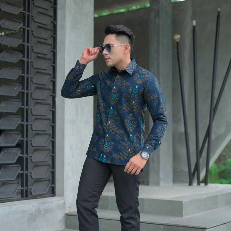 batik kemeja pria lengan panjang slim fit katun halus furing tricot daun biru