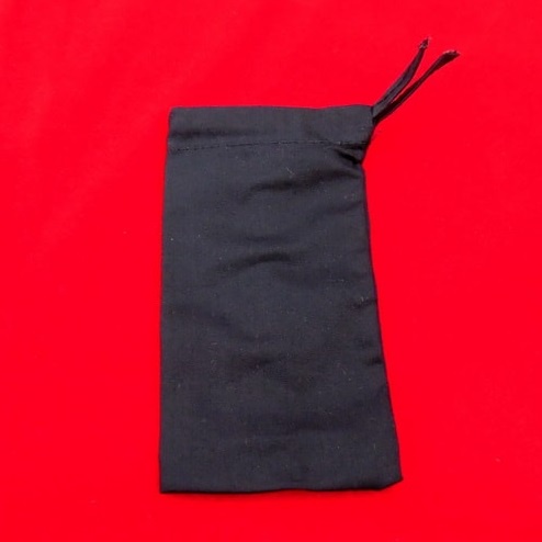 Kantong Kain Hitam Tempat Barang atau Benda dengan Ukuran Kecil