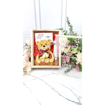 

valentine box acrylic