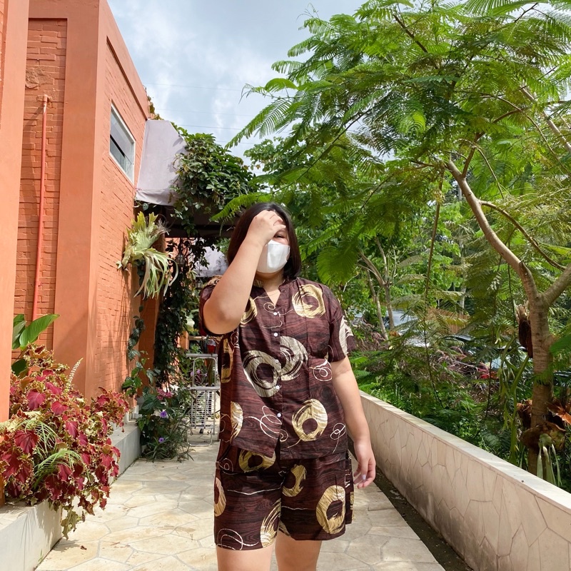 Guma one set piyama rayon motif serat kayu donat