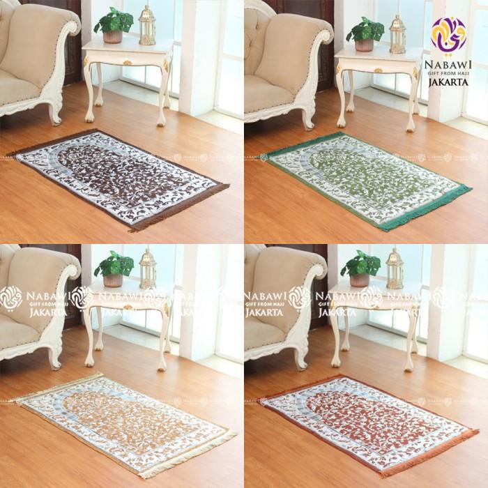 

Hampers Box Jinjing Coklat Isi Sajadah Peci Tasbih Souvenir Tahlilan