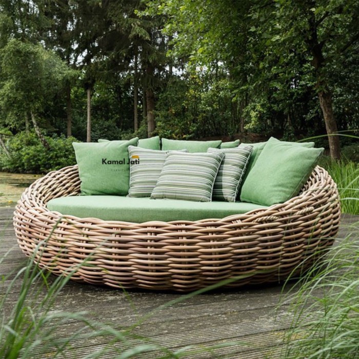 Kursi outdoor daybed taman rotan sintetis