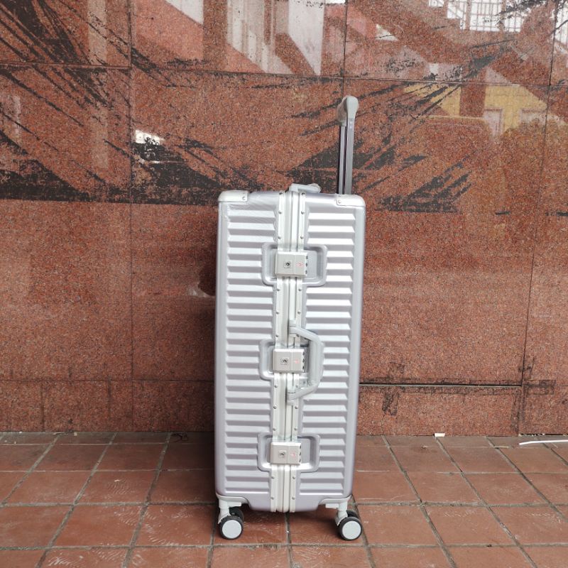 Koper Roaming 28 Inch Hardcase/Ceklek Original - Koper Bagasi size