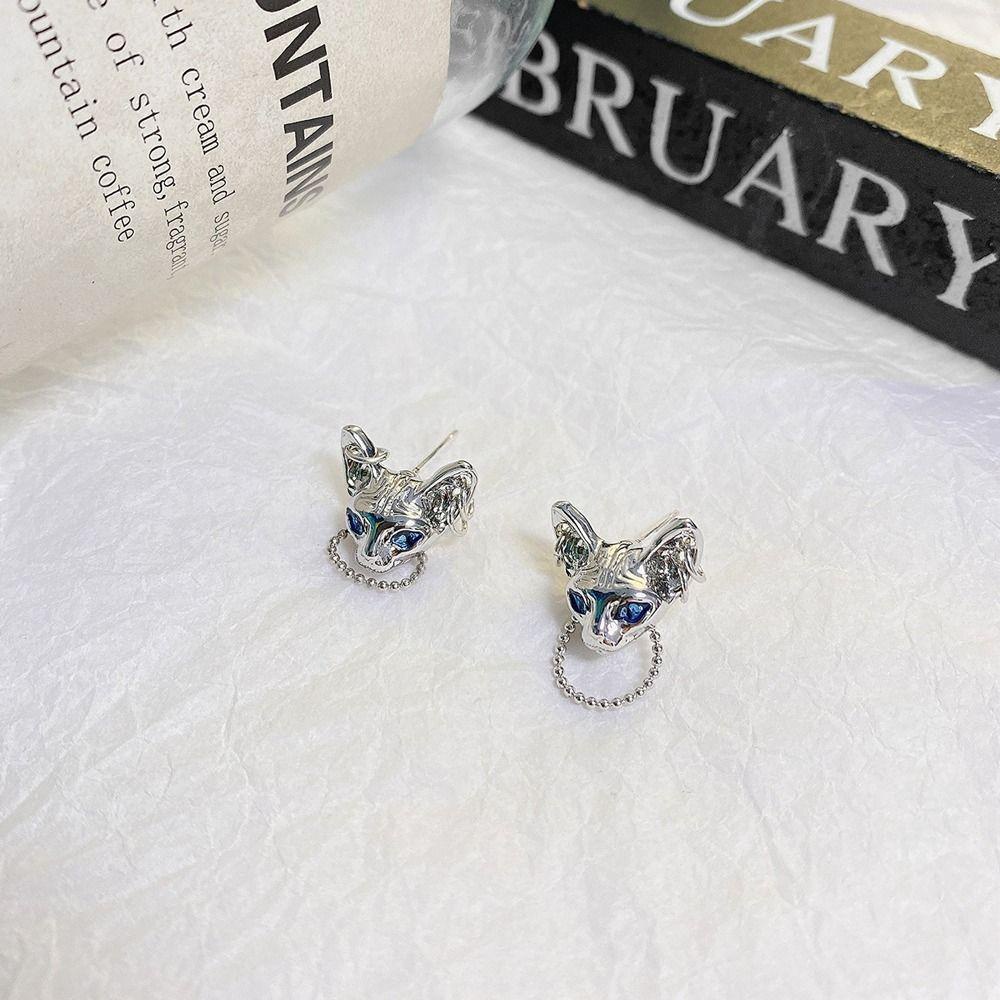 Mxbeauty Anting Gotik Wanita Sederhana Chic Trendi Perhiasan Fashion Desain Niche Hadiah Gadis Vintage Anting Gaya Korea